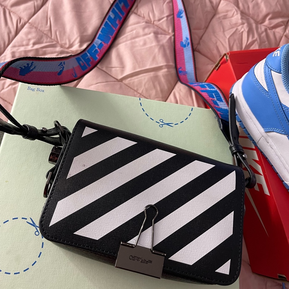 Off-white binder clip purse
